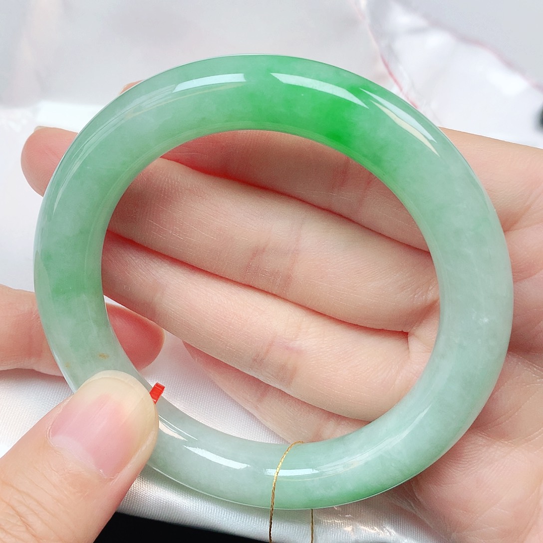 翡翠手镯未镶嵌抖音563