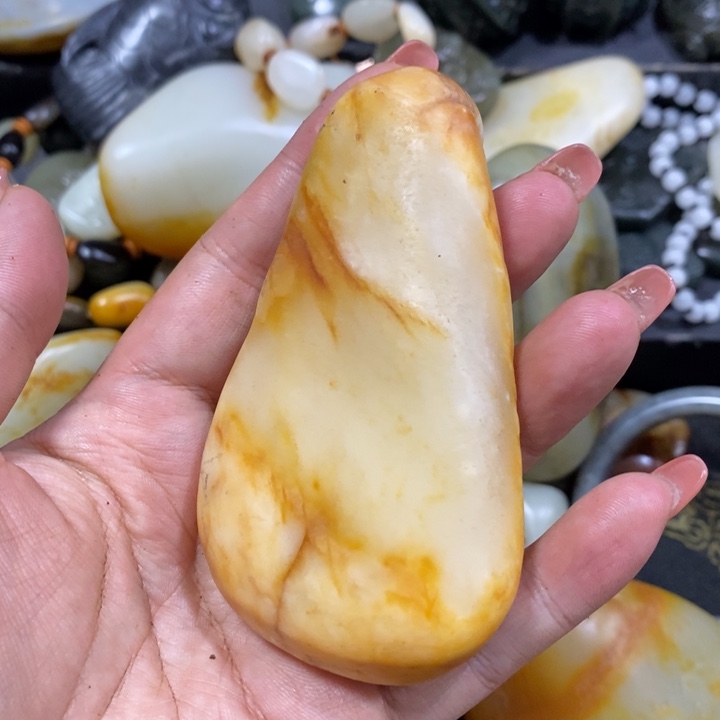未镶嵌和田玉（糖玉）挂件