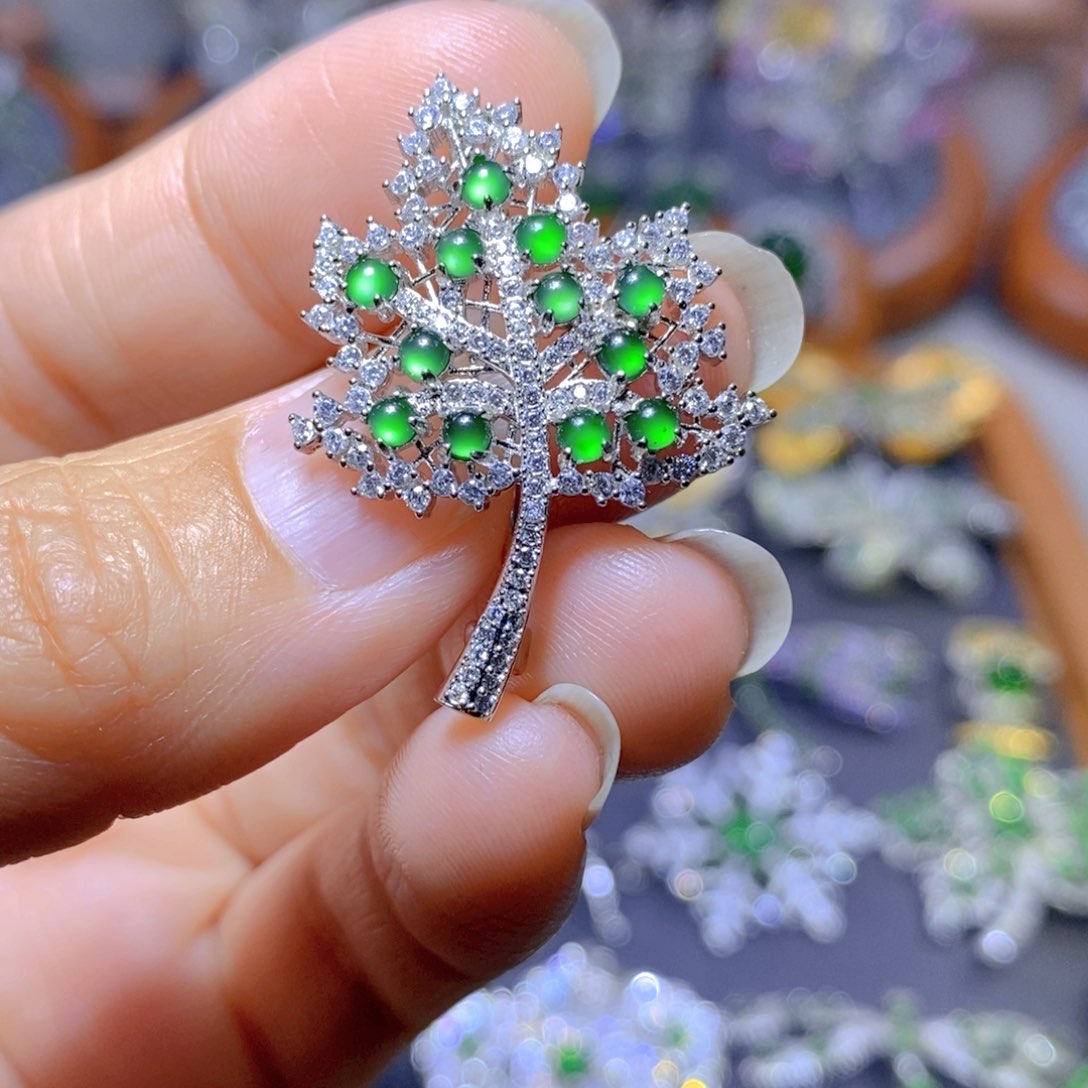 翡翠颈饰银S925镶嵌天然翡翠