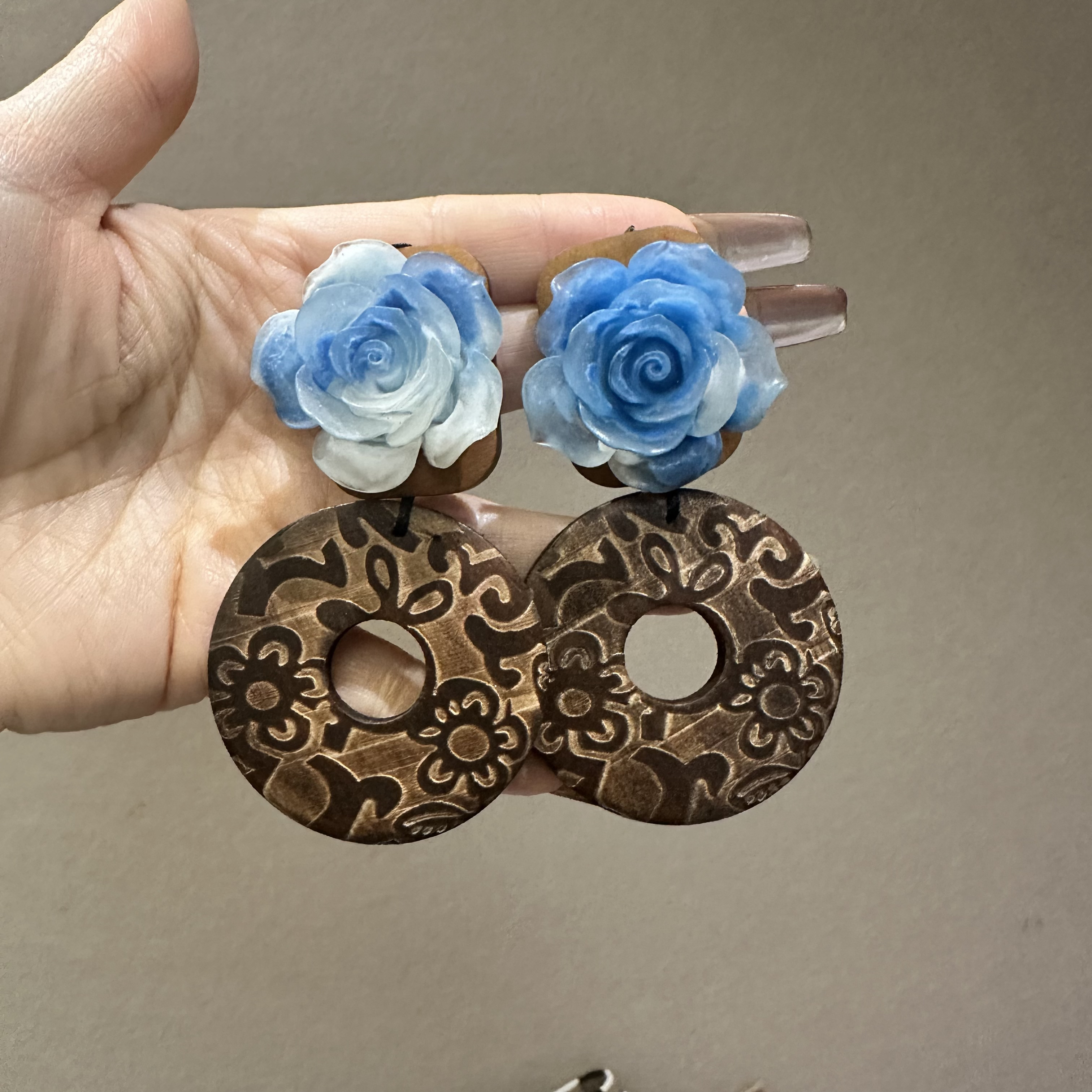 铜合金合成锆石耳饰 复古国风耳饰新中式花朵耳环感晕染木质