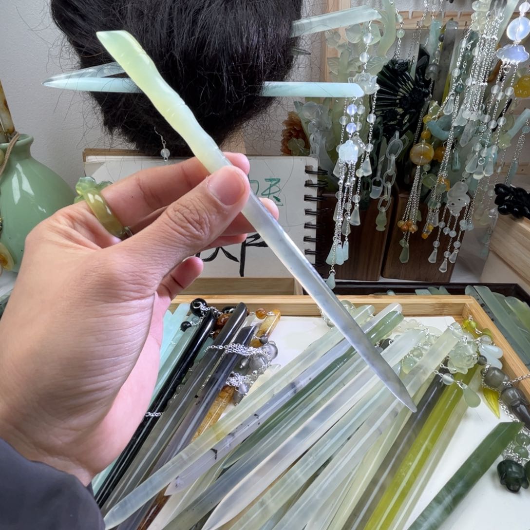 蛇纹石玉发饰未镶嵌长度19.5