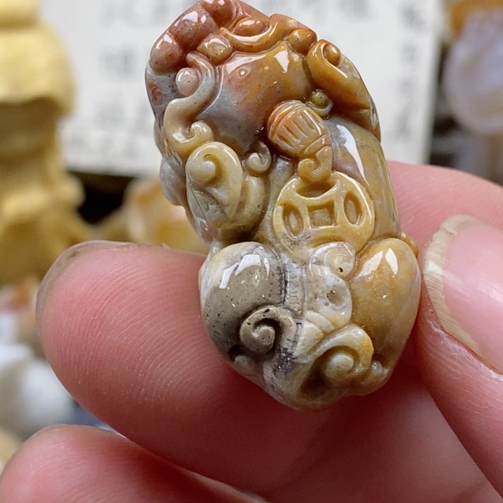 颈饰未镶嵌硅化珊瑚（珊瑚玉）小