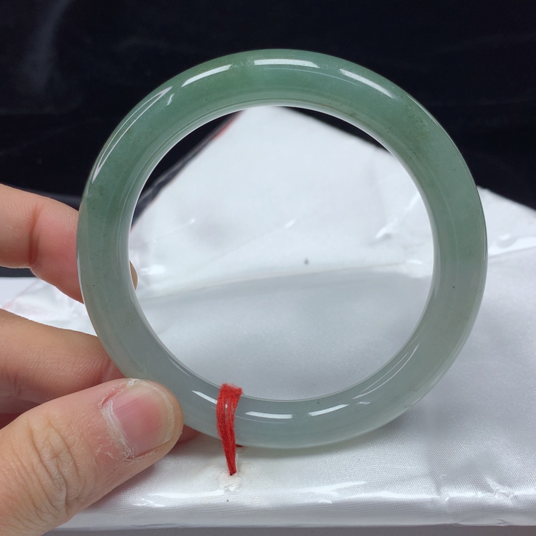 翡翠手镯（圆镯）未镶嵌57.5