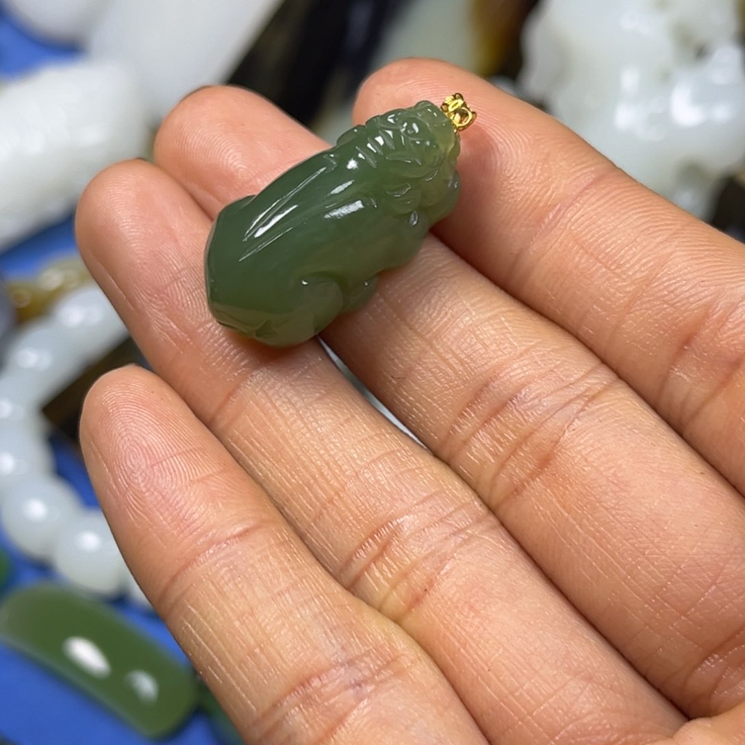 和田玉未镶嵌挂件