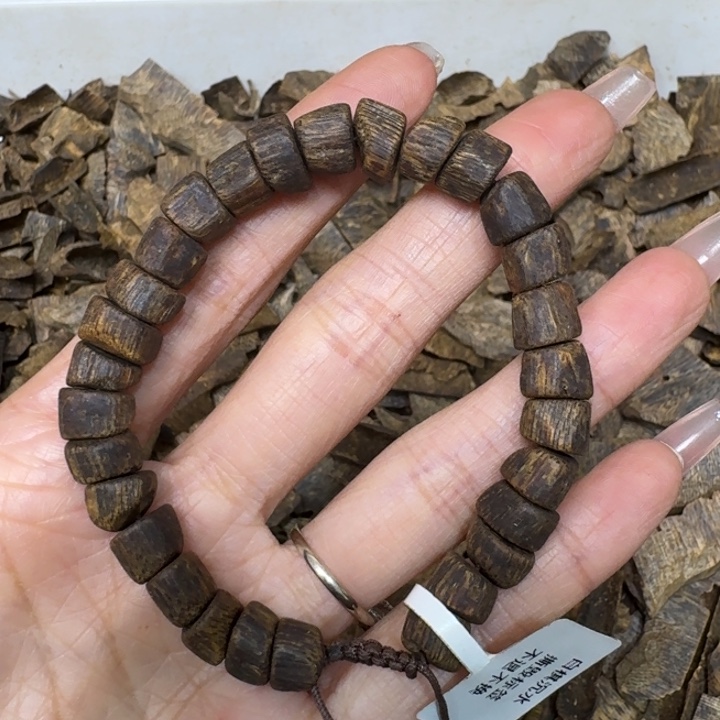 沉香手串白棋沉水一条