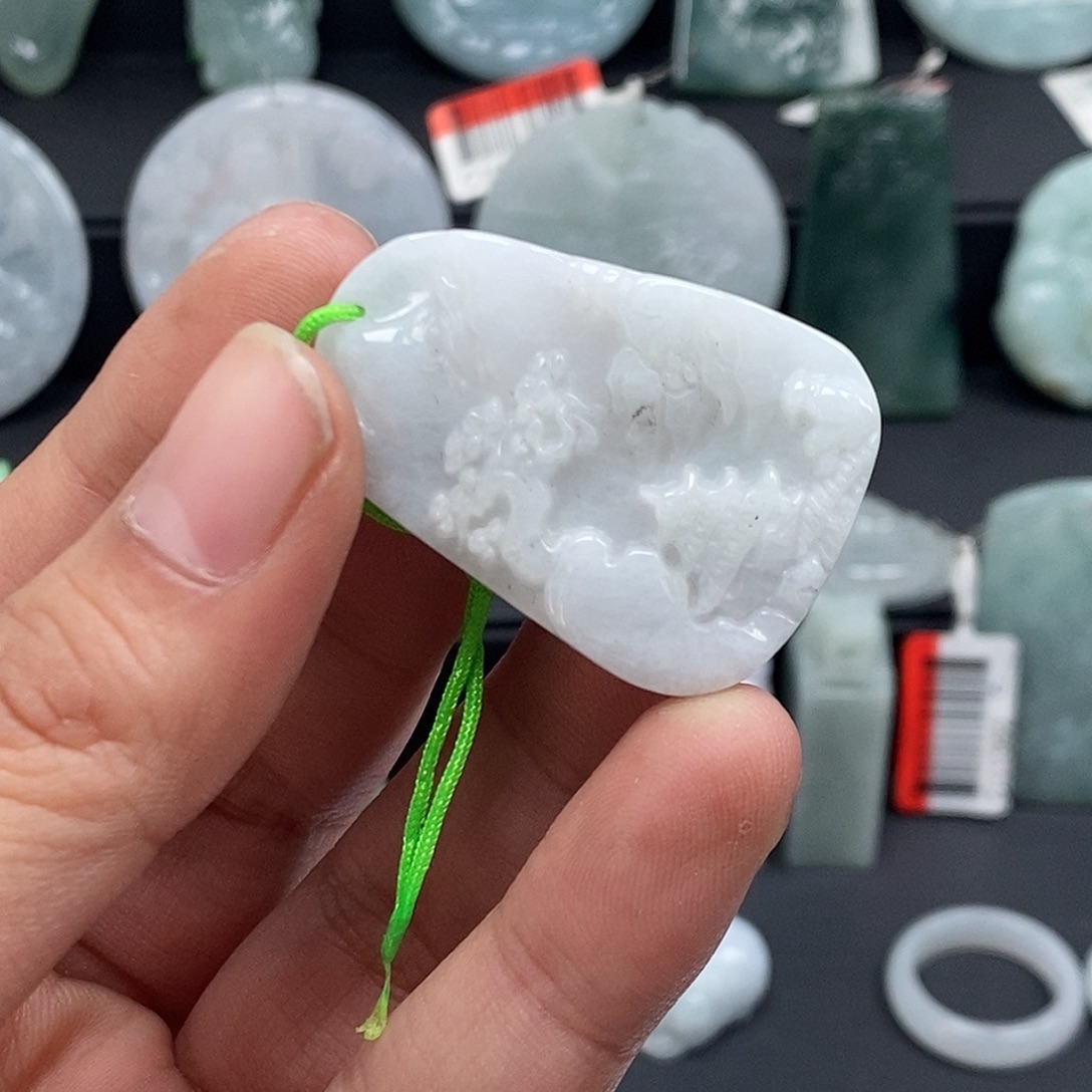 凯***坤翡翠未镶嵌颈饰翡翠