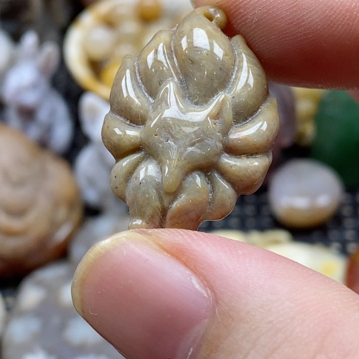 硅化珊瑚（珊瑚玉）颈饰未镶嵌有瑕小吊坠