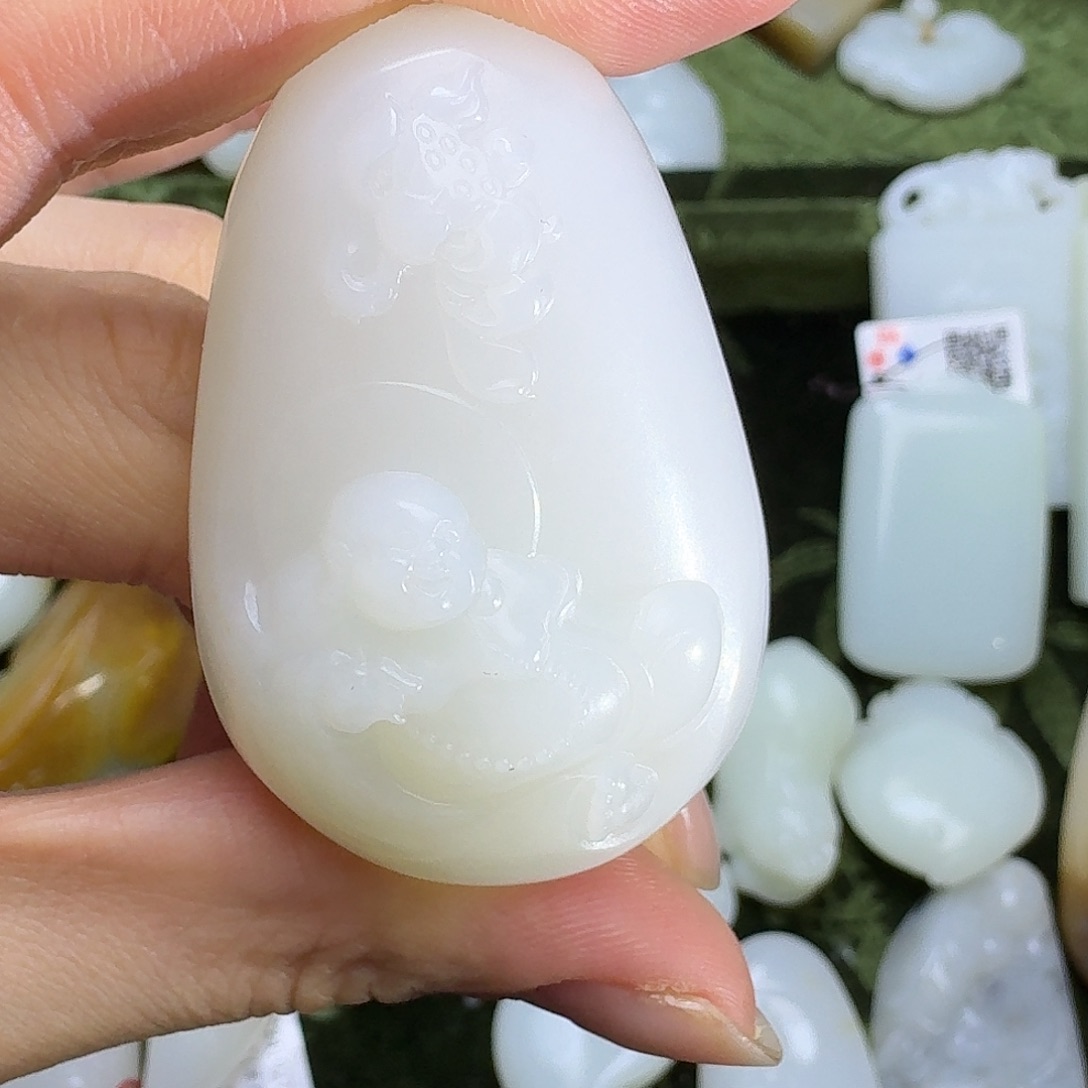 和田玉颈饰未镶嵌