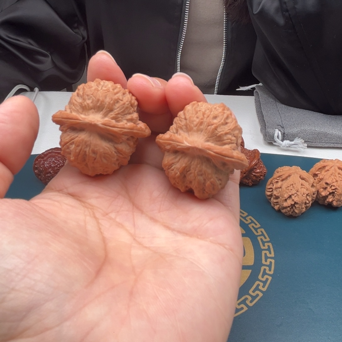 柏香籽/百香籽吊坠血麒麟