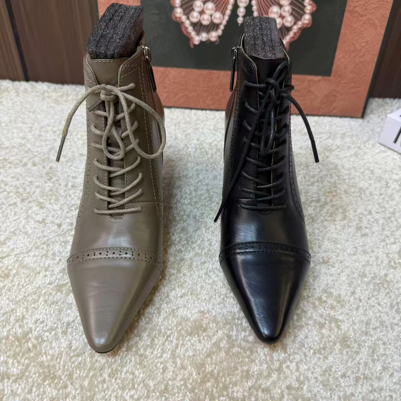 25年新款英伦风布洛克单里女士跟鞋潮流百搭舒适系带尖头镂空印花