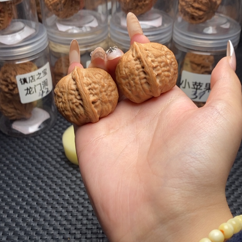 【闪购商品】核桃手串/手链浩*舍利子