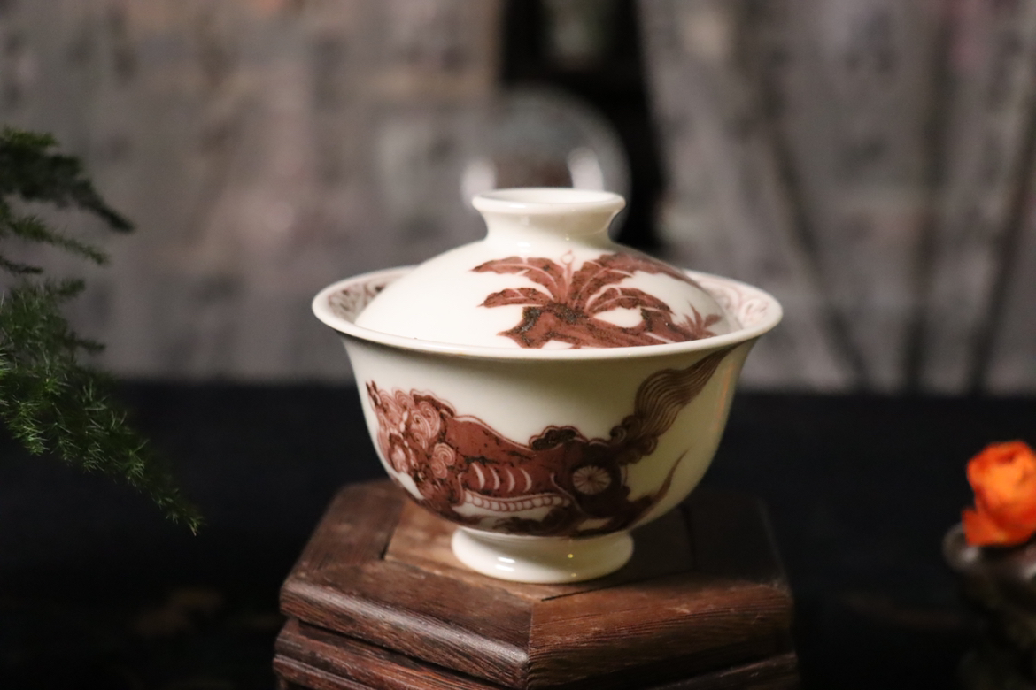 觅瓷山房 幽蓝溪堂釉里红狮子纹盖碗