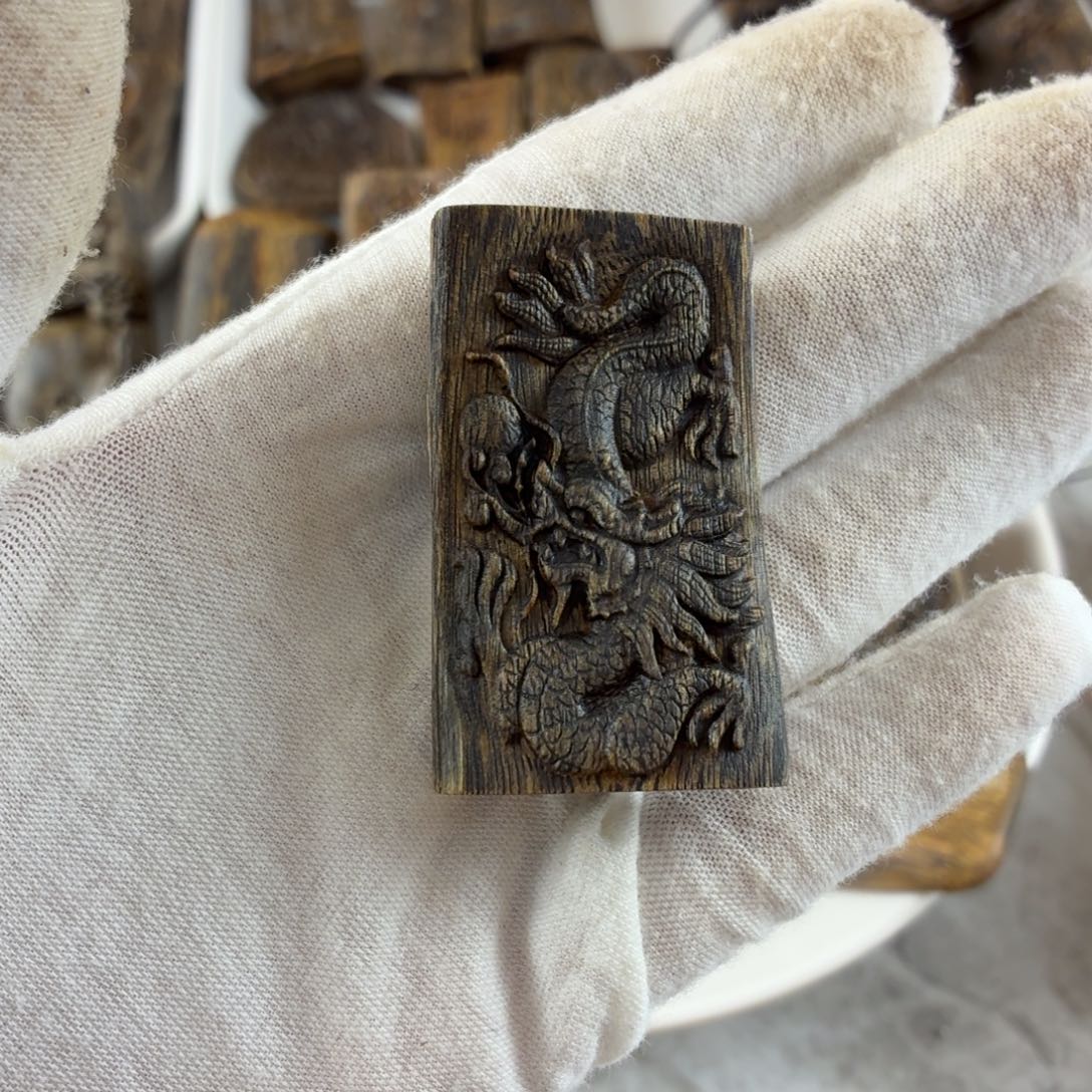 吊坠沉香至尊龙牌9.2g