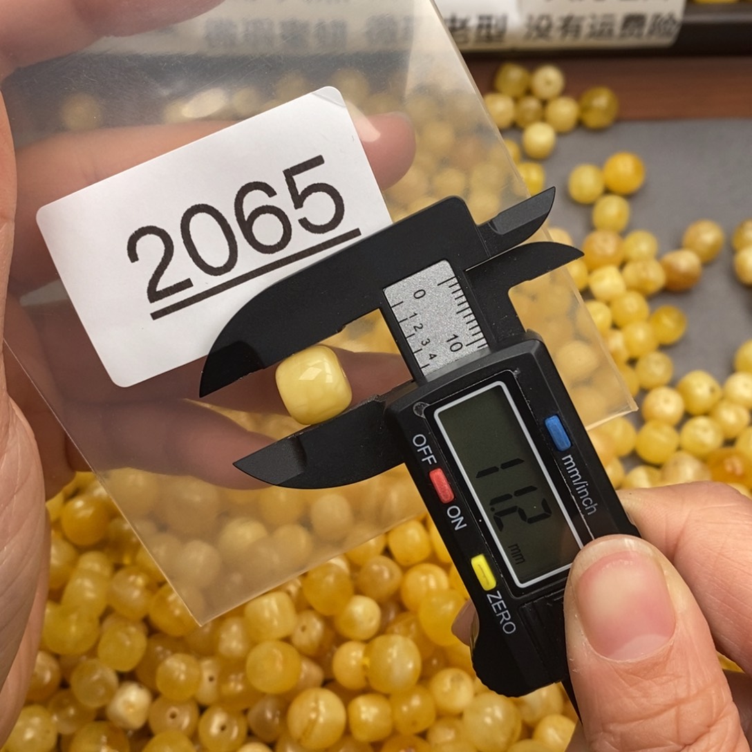 蜜蜡珠宝奇石未镶嵌