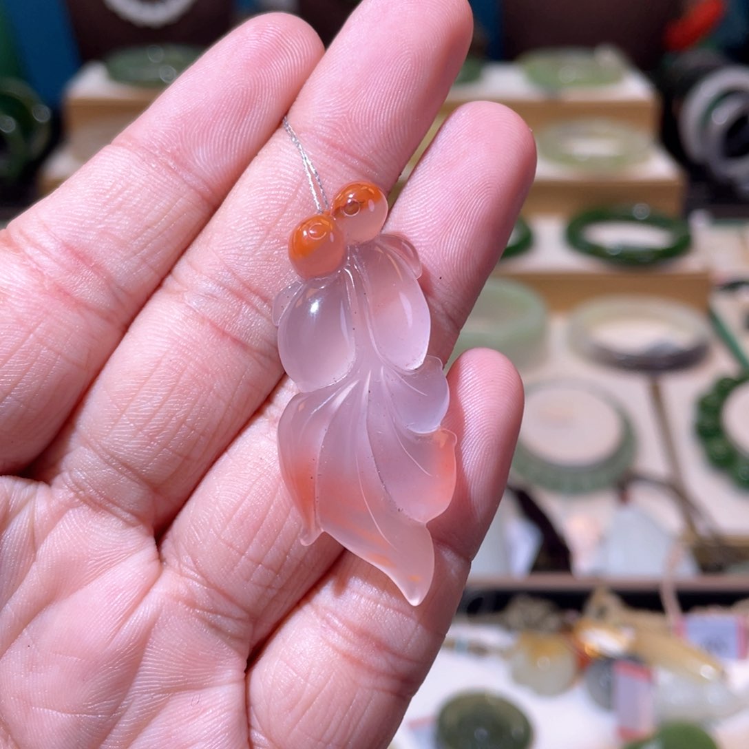 南红玛瑙冰飘小金鱼未镶嵌