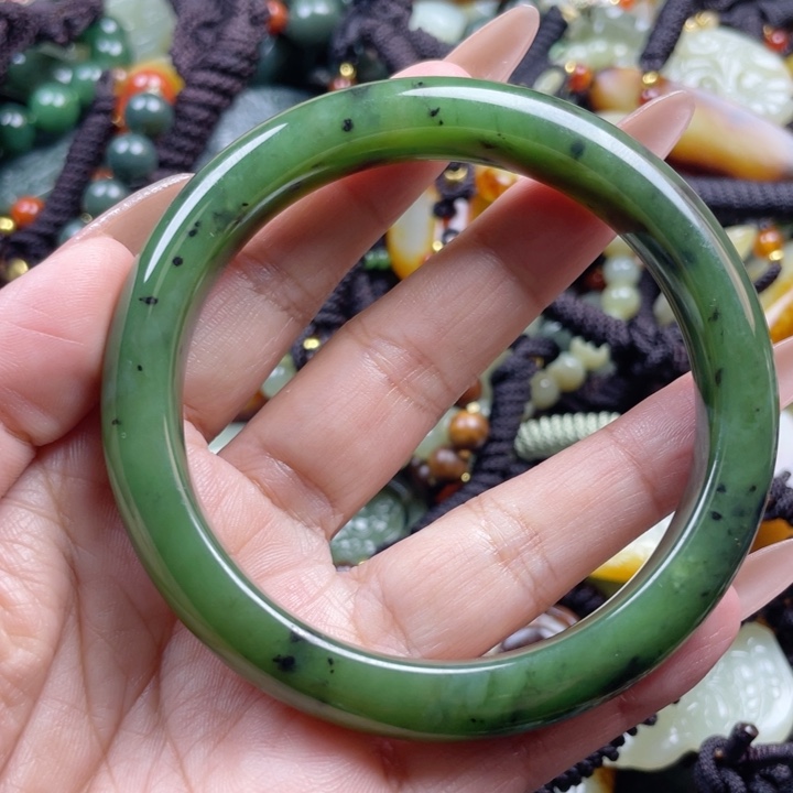 和田玉颈饰未镶嵌60