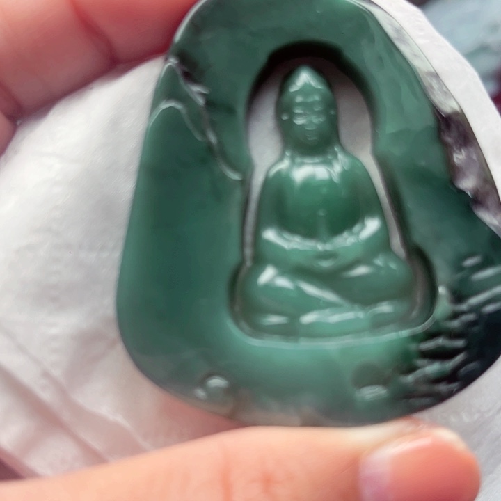 翡翠未镶嵌颈饰挂件