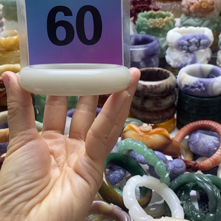 石英质玉未镶嵌手镯