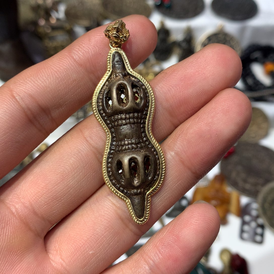 泥塑直播间漏价老东西