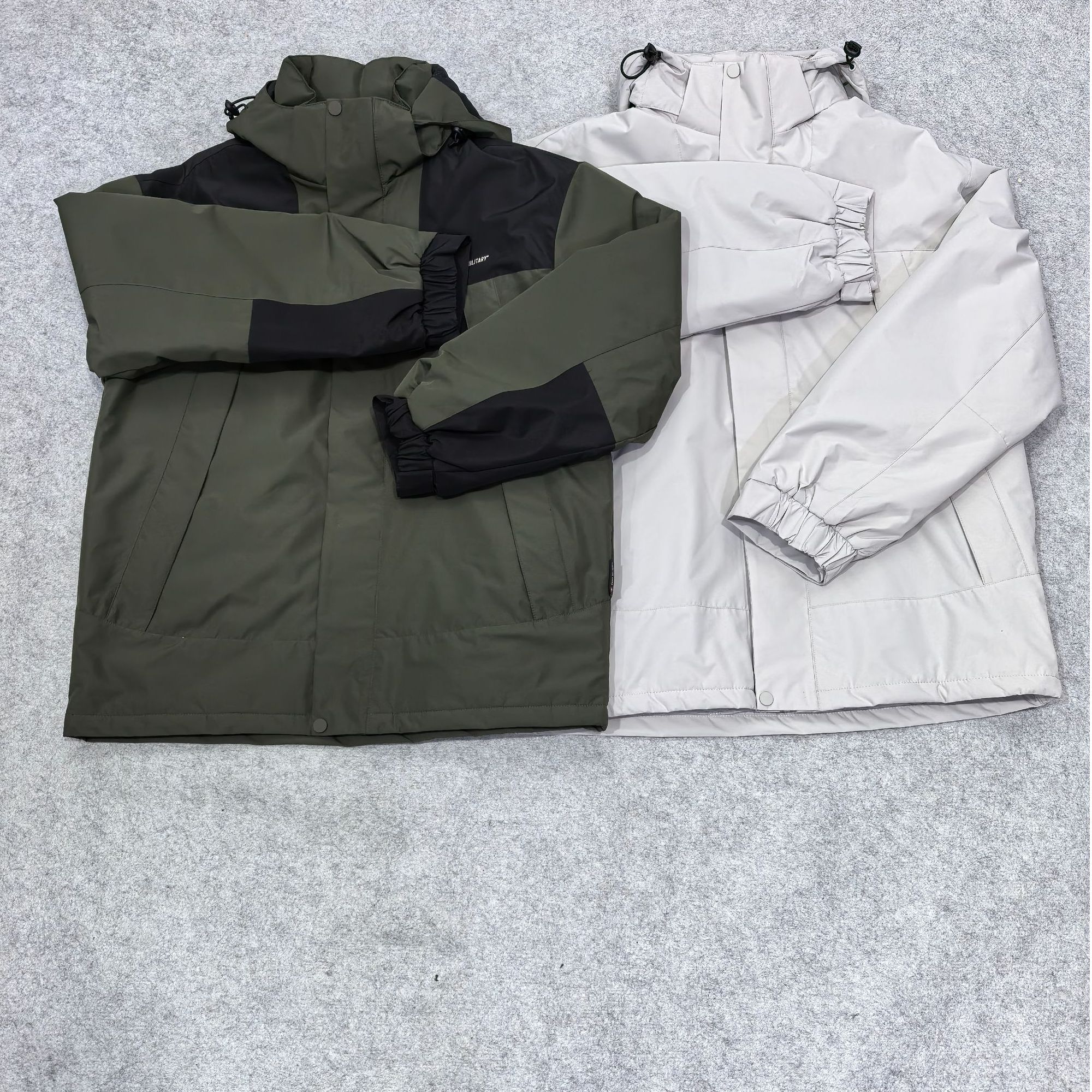 C04-120504-SWI撞色拼接隐藏式口袋设计连帽冲锋衣外套
