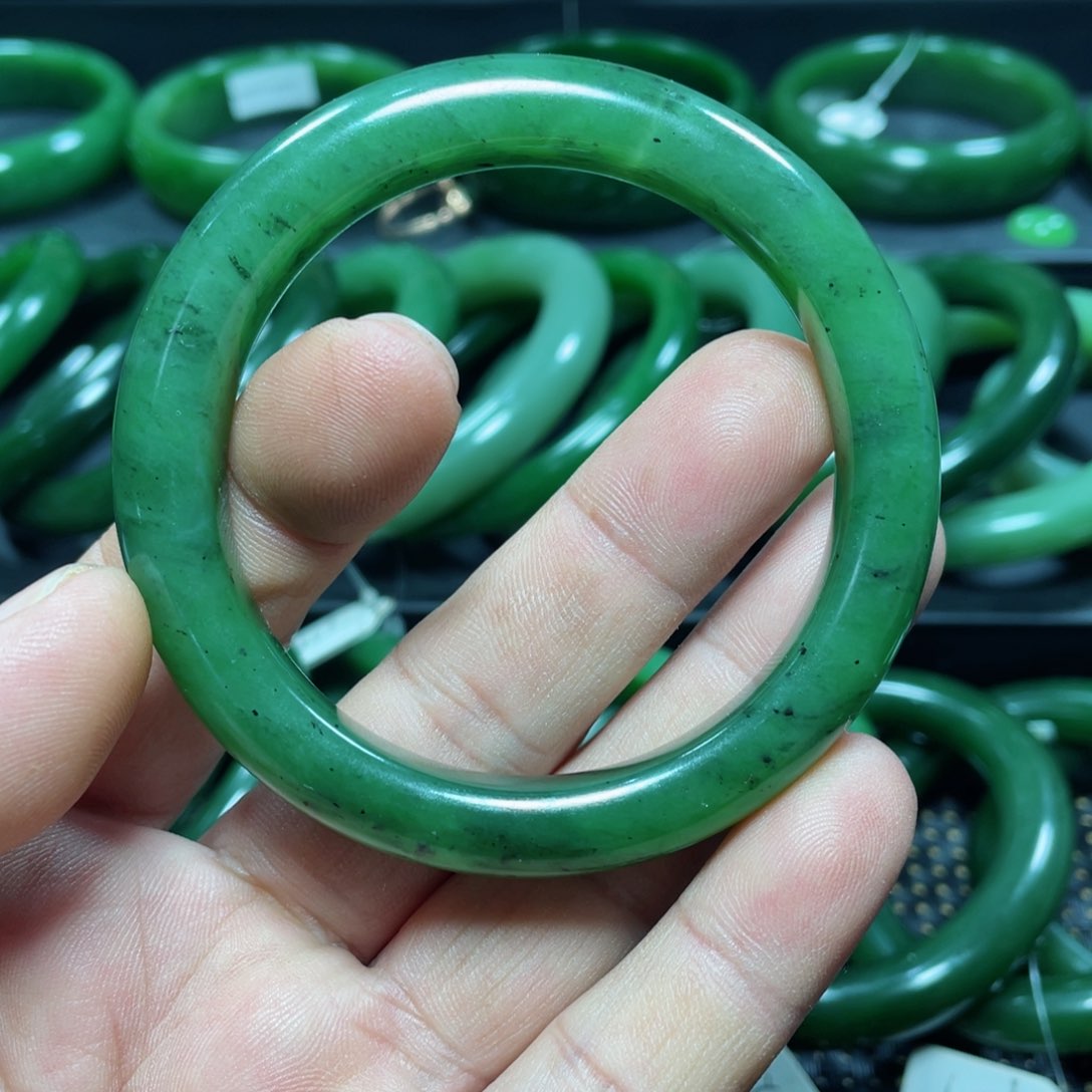 和田玉（碧玉）手镯未镶嵌