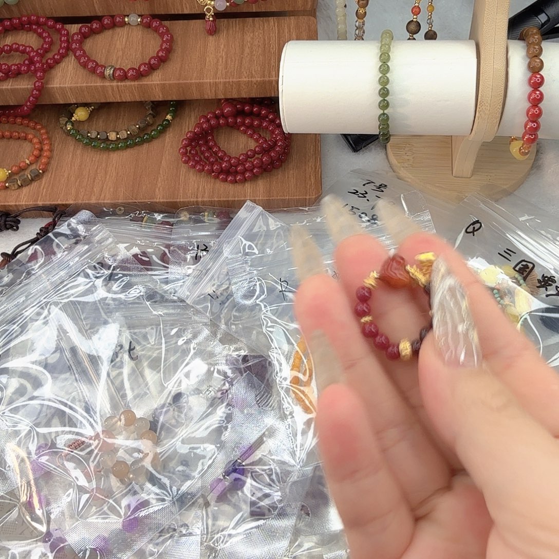 布艺非金属漂亮戒指
