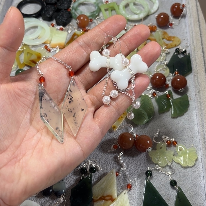 蛇纹石玉未镶嵌天然岫玉耳饰