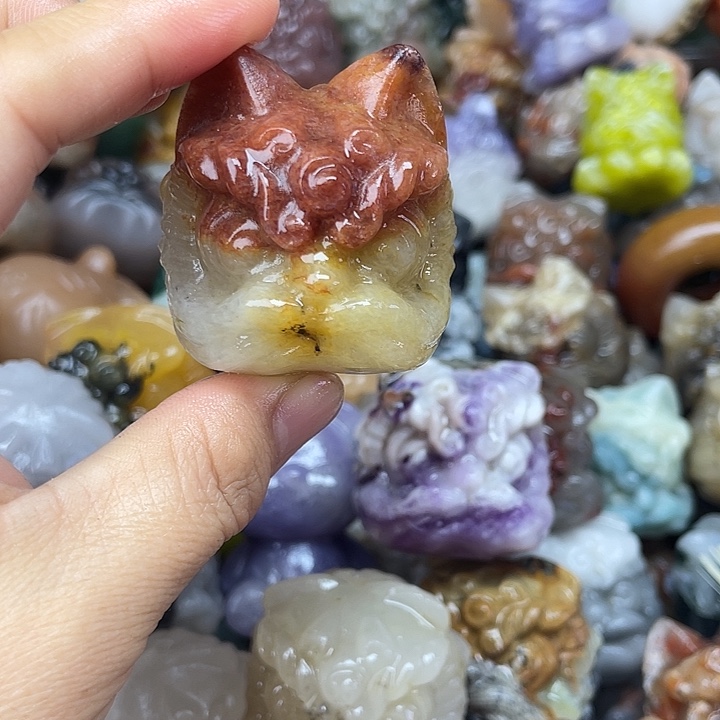 石英岩玉未镶嵌醒狮