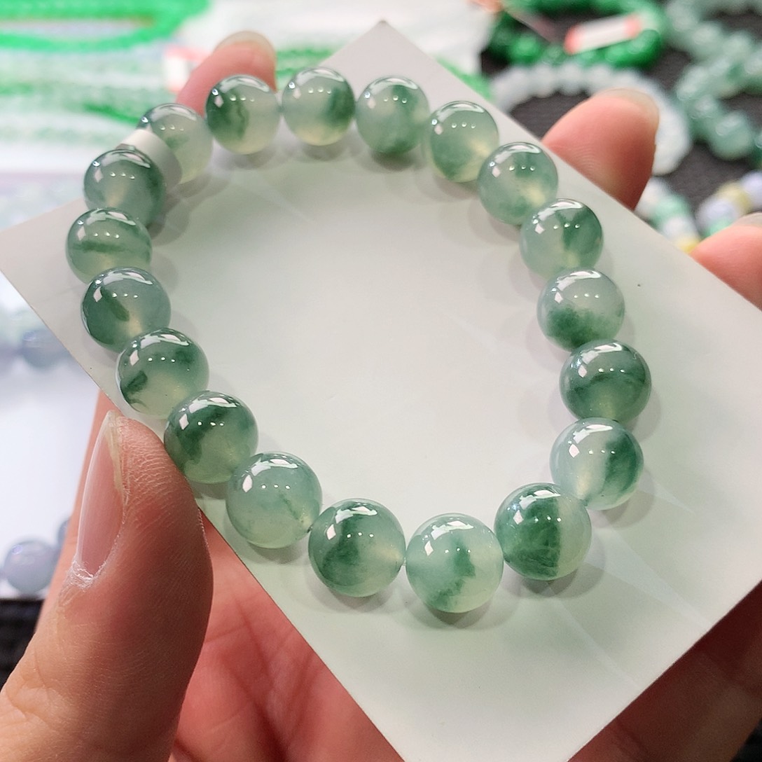 翡翠手链未镶嵌翡翠