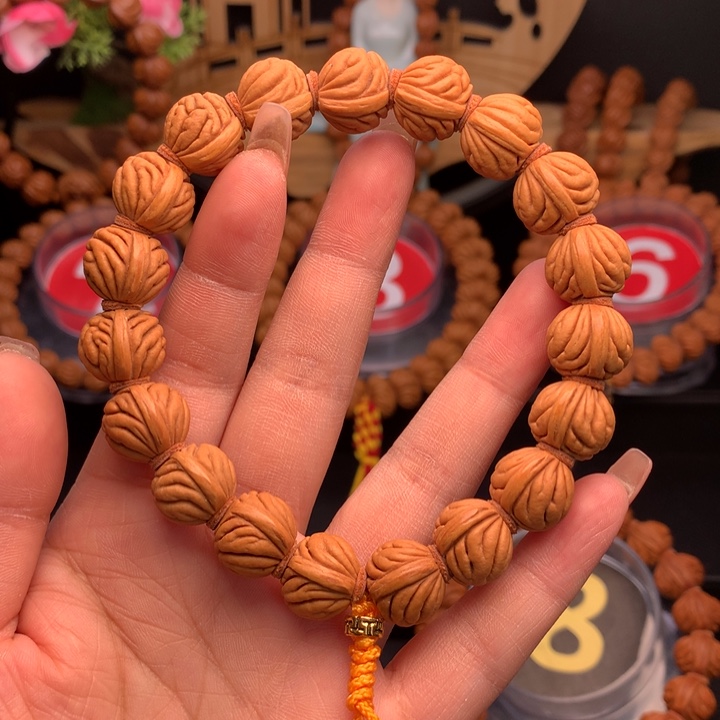 桃核吊坠1.4祥云纹手串