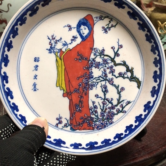 財***哥瓷陶瓷的设计师是一个