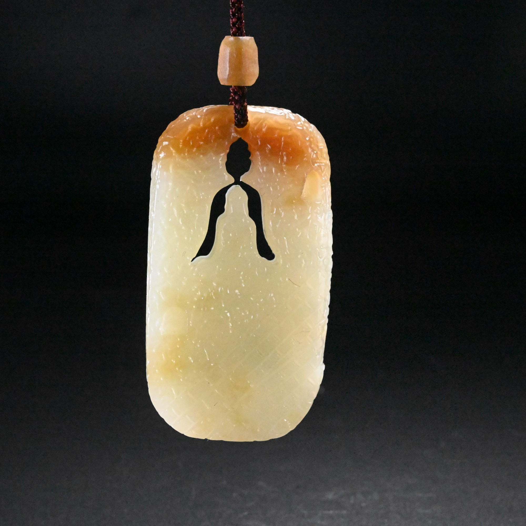 LOT8882 2509270079和田玉且末糖无相佛挂件/匡时