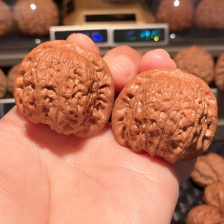 文玩核桃把件血麒麟37尺