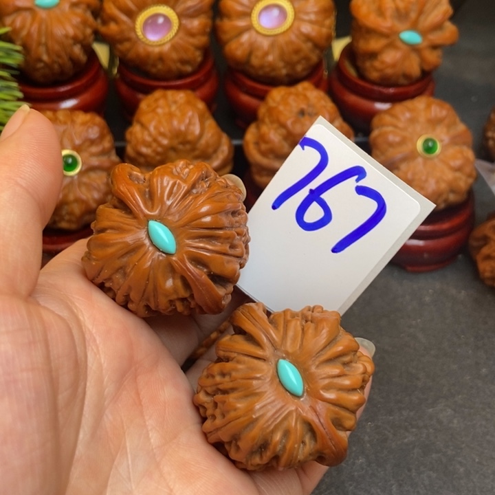 38楼下767文玩核桃狮子头