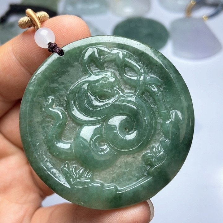 翡翠未镶嵌颈饰翡翠