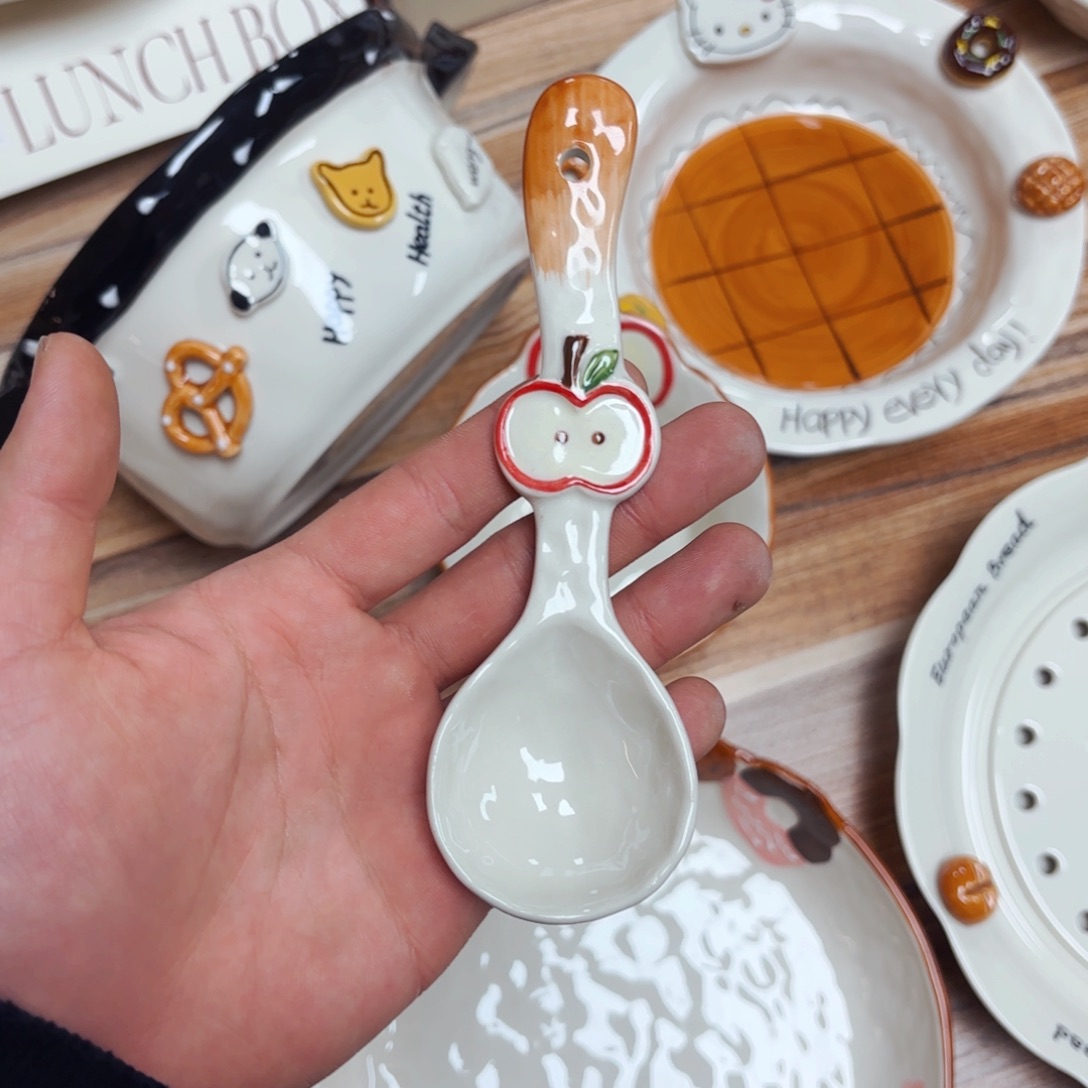 白瓷海派甜心陶瓷餐勺