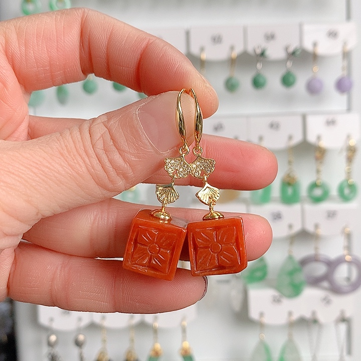 翡翠耳饰未镶嵌翡翠