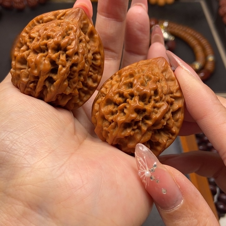 文玩核桃吊坠菩提