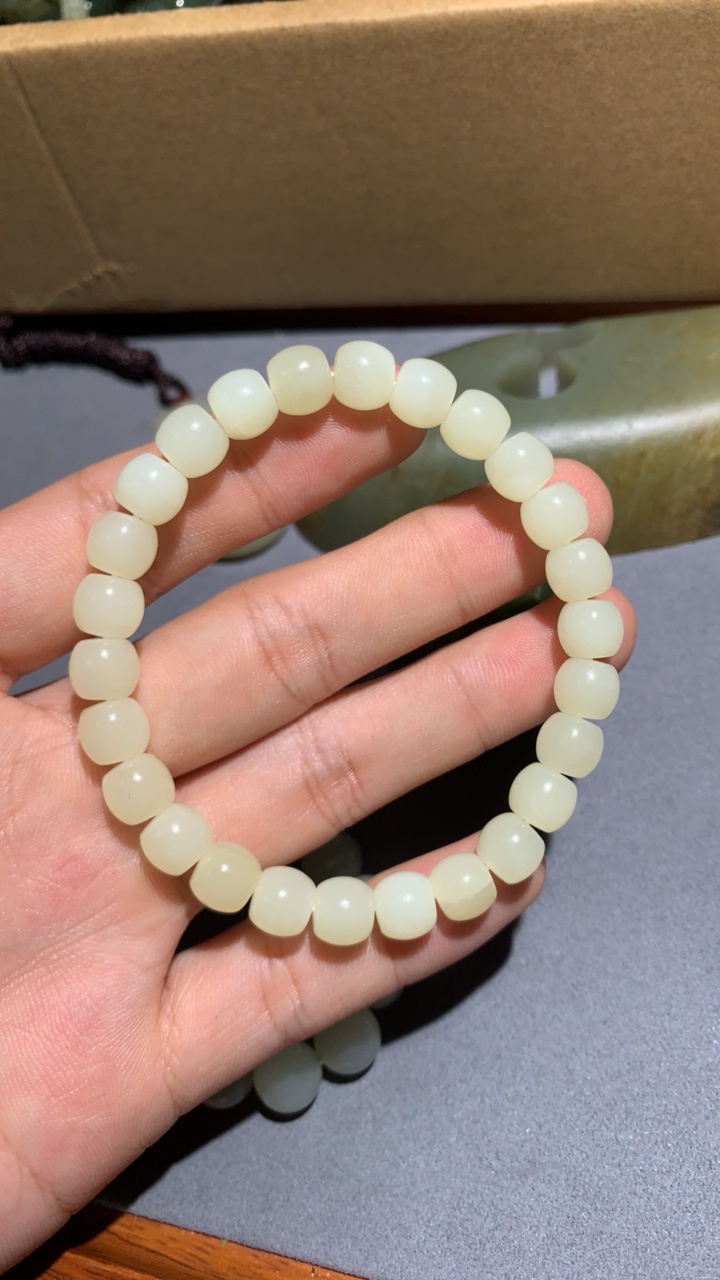 新疆和田玉精工单圈手串