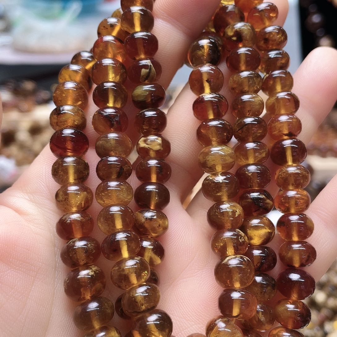 琥珀裸石未镶嵌九