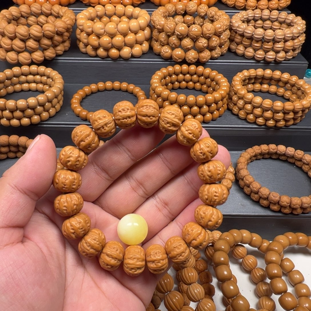 吃****猴头核桃手串飞碟八楞