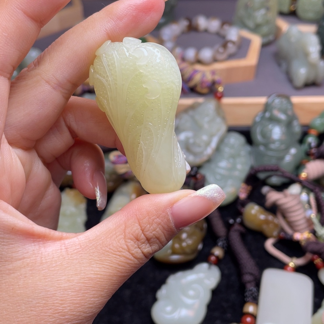 和田玉颈饰未镶嵌