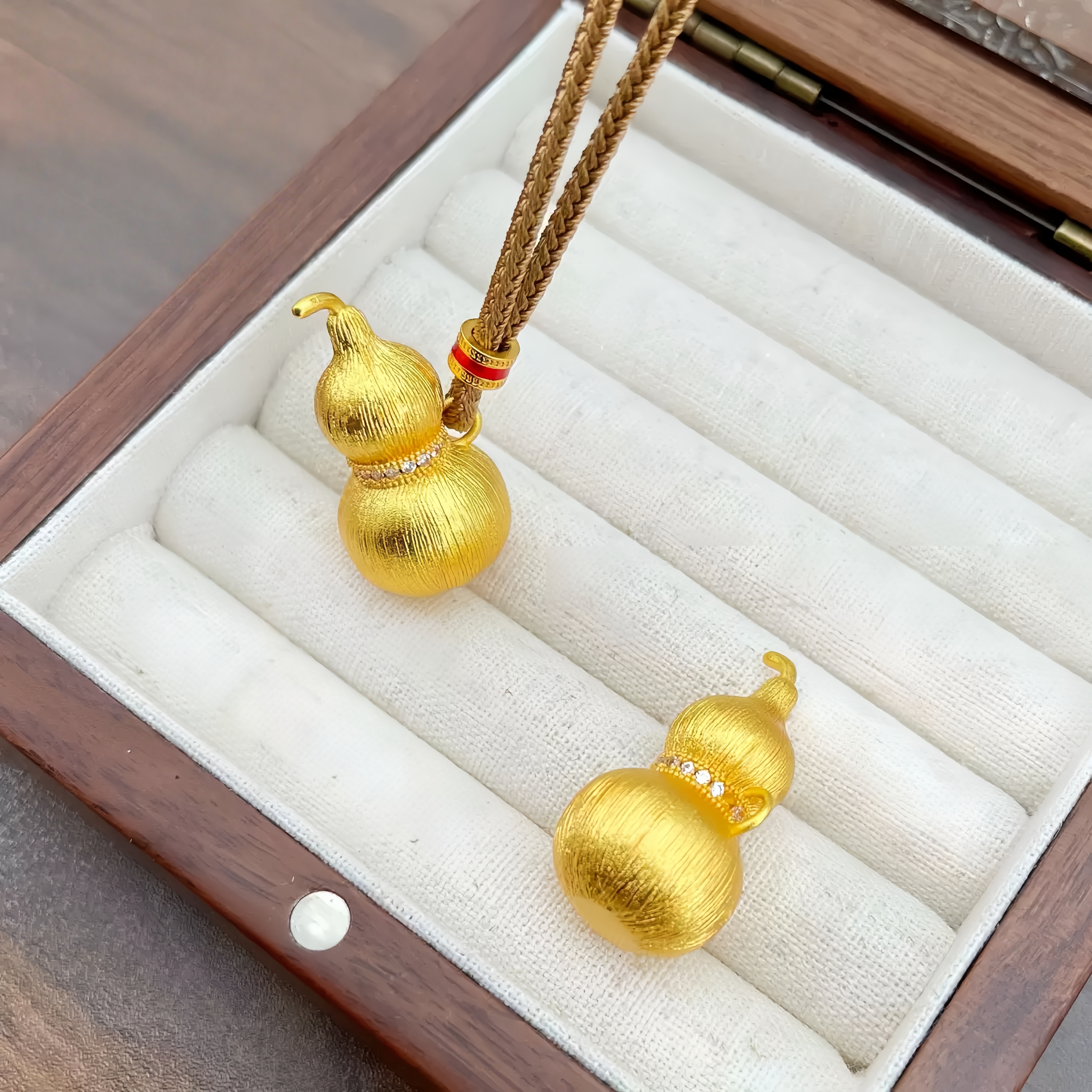 金屿/JINYU吊坠 「拉丝葫芦」古法拉丝工艺 女士项链 轻奢高定版