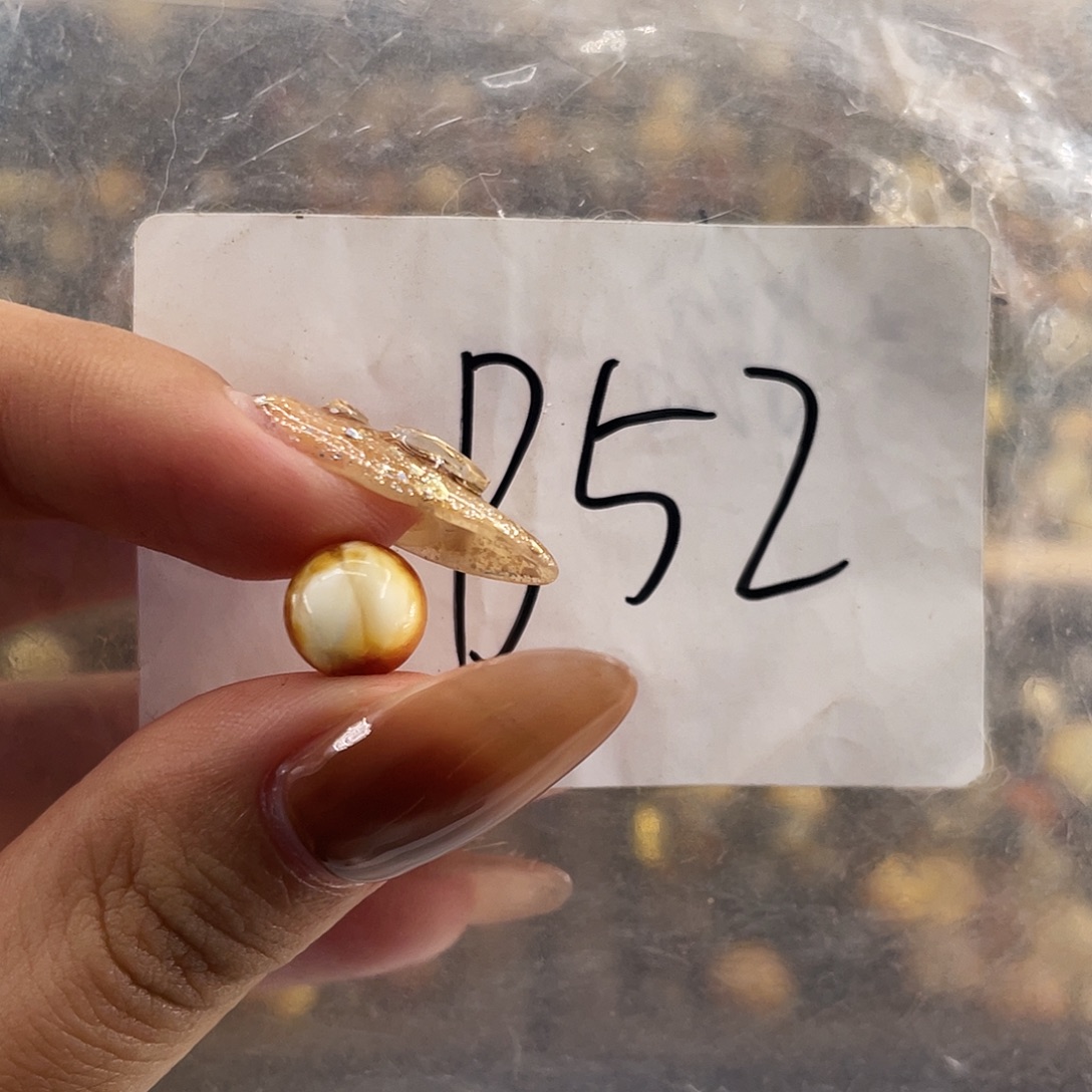 彤***宝琥珀未镶嵌裸石8.6福利