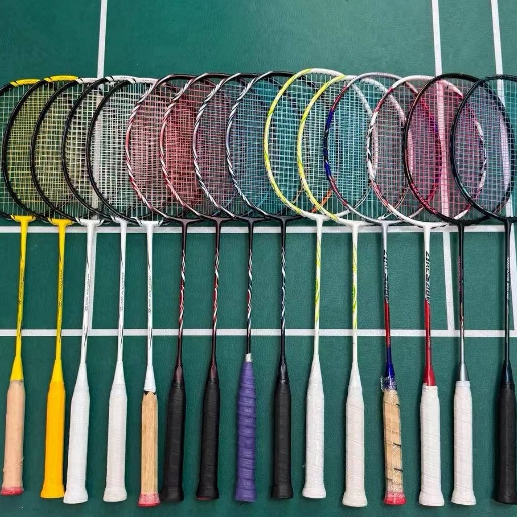 捡漏顶高端全碳素羽毛球拍