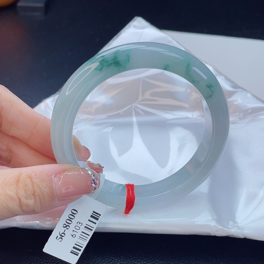 翡翠手镯未镶嵌翡翠