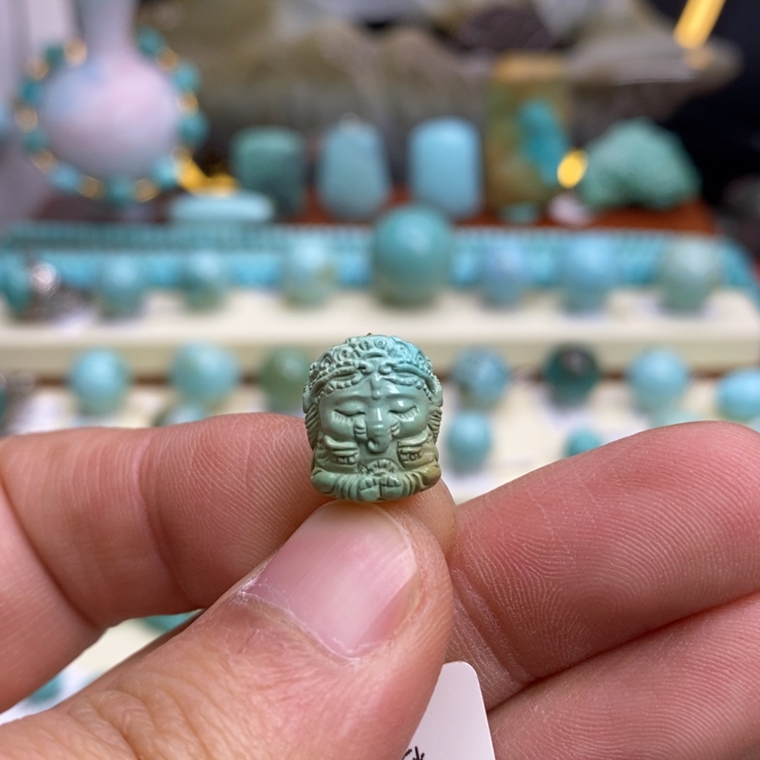 绿松石未镶嵌珠宝奇石