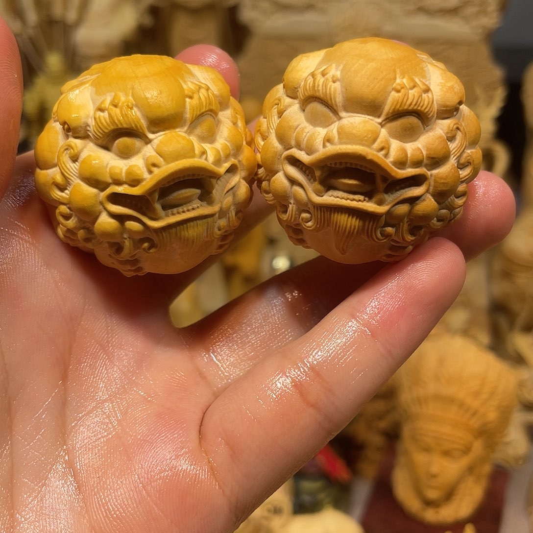 黄杨木小瑕疵貔貅手球一对