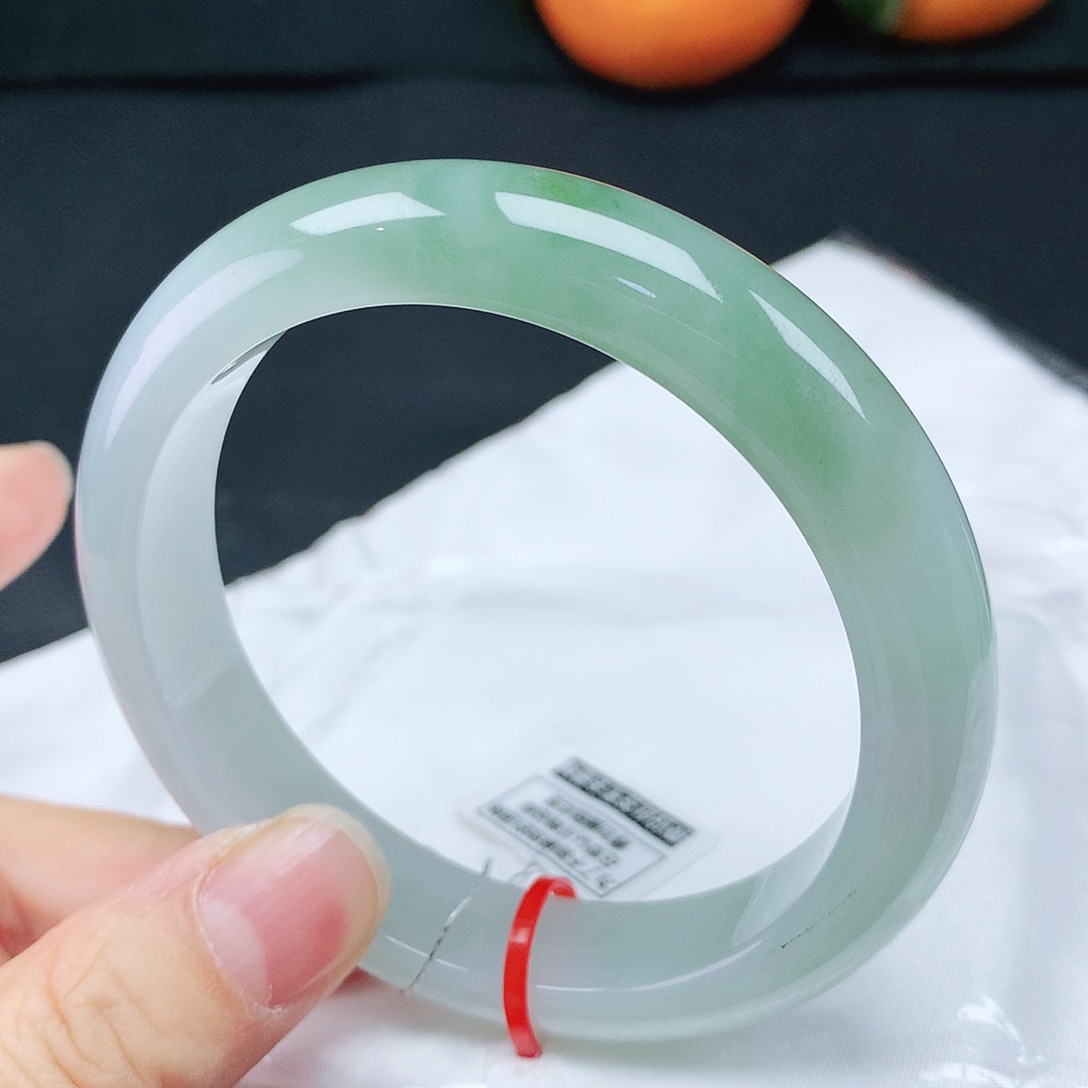 翡翠手镯未镶嵌58圈