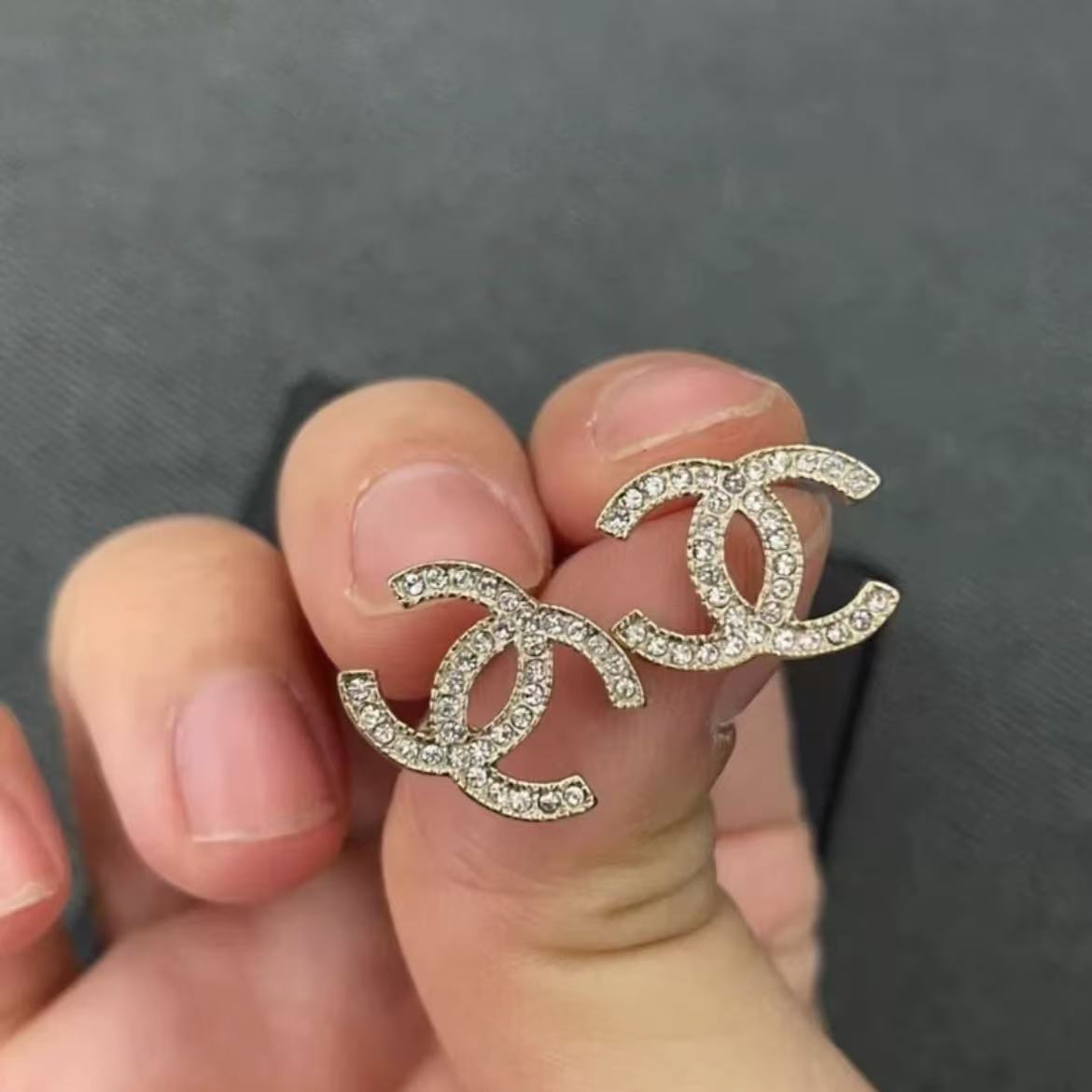 99新 Chanel/香奈儿 金色满钻耳钉/简单镶嵌气质xm21713